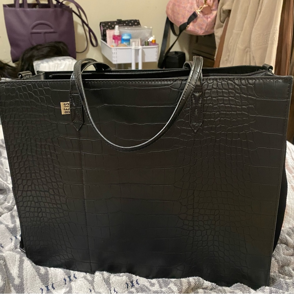 Beis bag in black croc used once !